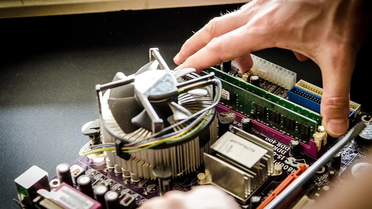 Wydajność laptopów: Jak wybrać najlepszy model 2025