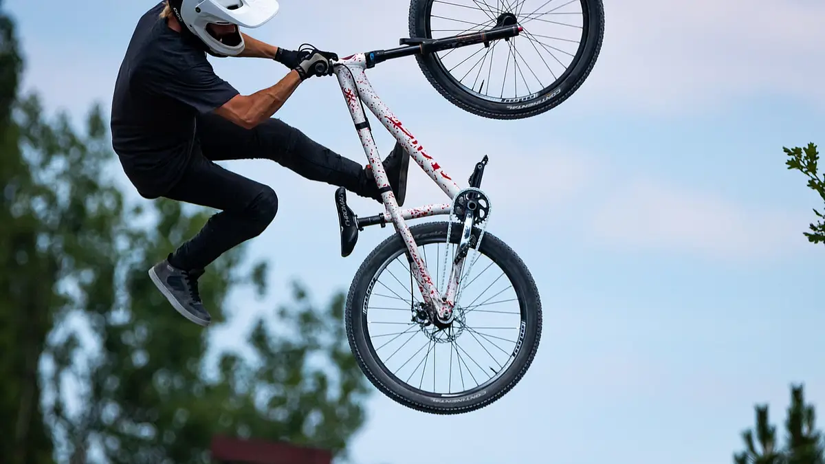 Jak zrobić relacje na Instagramie? Praktyczny poradnik 2025