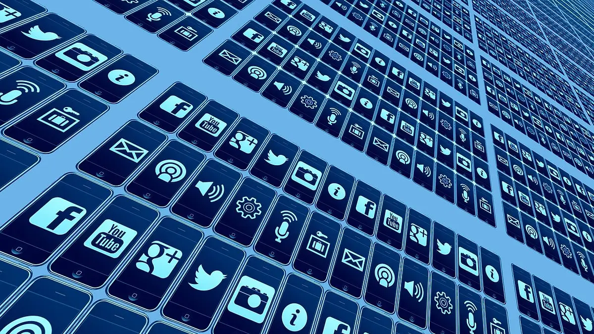 Jak zarabiać na Facebooku? Legalne sposoby na dochód