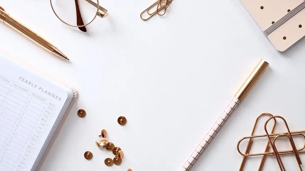 Budowa stanowiska komputerowego – kluczowe elementy ergonomi