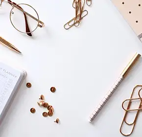 Budowa stanowiska komputerowego – kluczowe elementy ergonomi