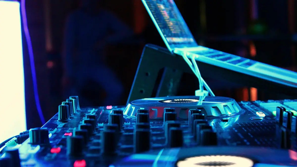 Najlepsze laptopy gamingowe 2025 – ranking i poradnik wyboru