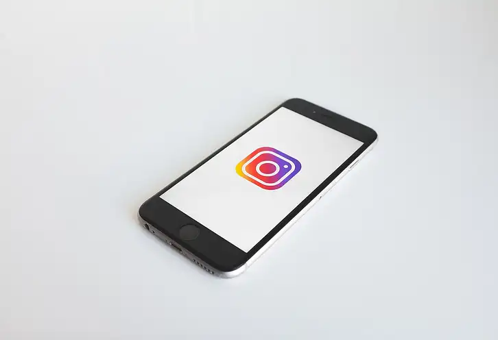 Jak dodać administratora na Instagramie? Odkryj nowe możliwo