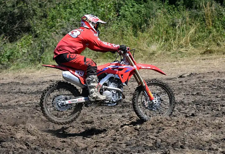 Jak przyspieszyć film na Instagramie? Sprawdzone sposoby na 