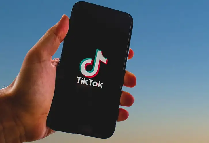 TikTok teraz pozwala wybrać ilość treści AI