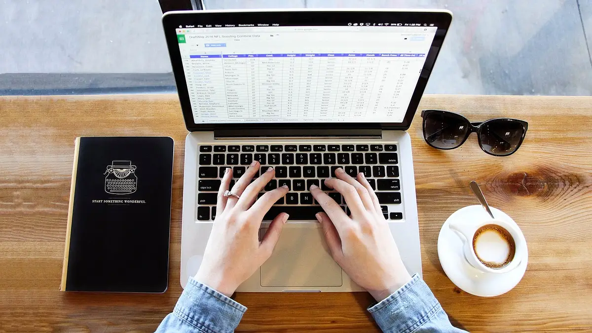 Laptopy do 1000 zł – najlepsze modele i porady 2023