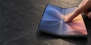 Składany iPhone Duo ma miękki ekran przy zawiasie