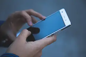 Jak sprawdzić parametry telefonu? Kompletny przewodnik 2025