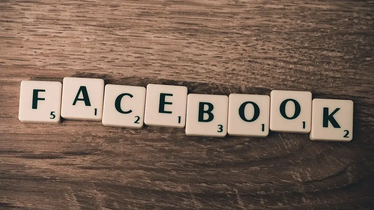 Jak sprzedawać na Facebooku? Skuteczne strategie 2025