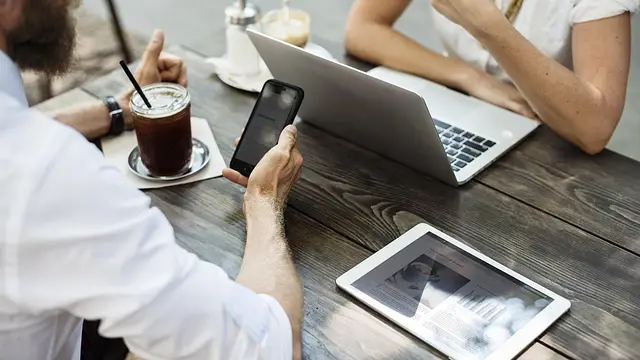 Tani laptop do 500 zł – najlepsze modele i porady 2025