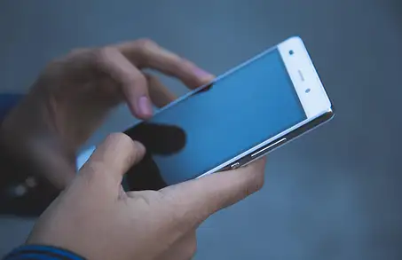 Jak sprawdzić parametry telefonu? Kompletny przewodnik 2025