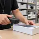 Apple sprawdzi iPhone’a bez otwierania pudełka