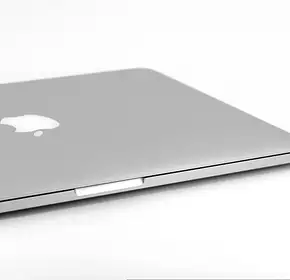 Apple pokaże OLED-owego MacBooka Pro? Najnowsze doniesienia
