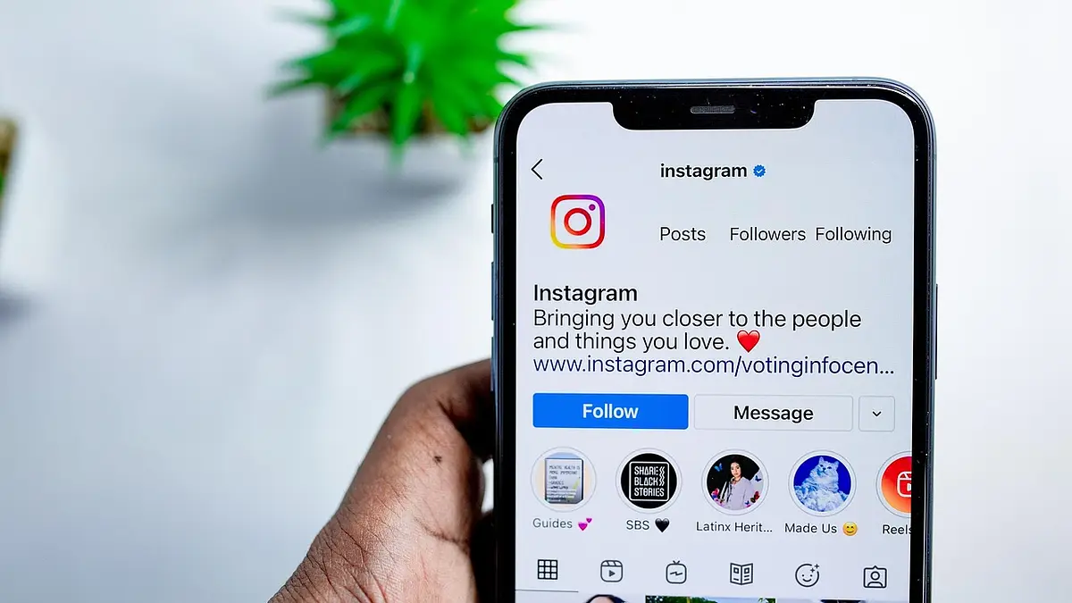 Jak sprawdzić do kogo należy konto na Instagramie? Poradnik 