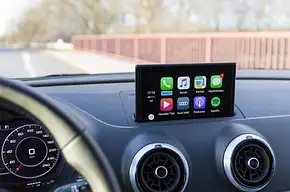 Gemini w Google Maps na CarPlay: zmiana trasy i postoje głosem