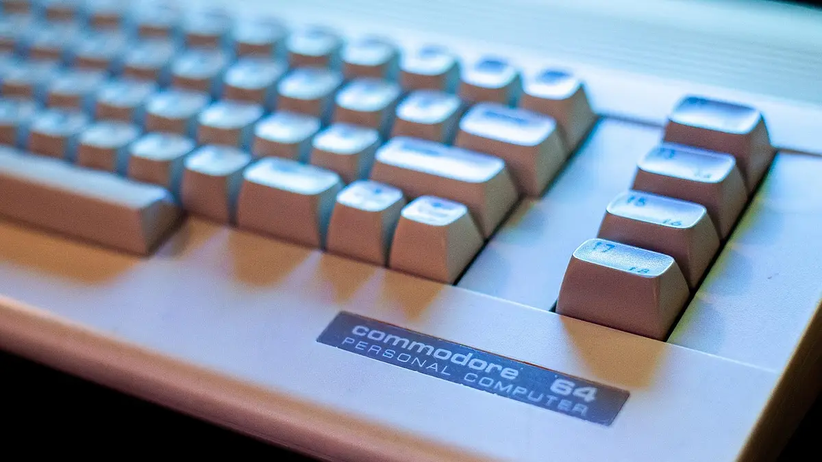 Pierwsze komputery: Historia i wpływ technologii komputerowe