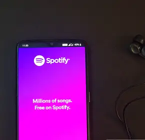 Spotify wymaga skanu QR w planie Family. Jest kara za bra...