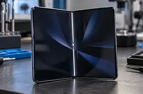 iPhone Duo pęka przy zawiasie? Są pierwsze zgłoszenia
