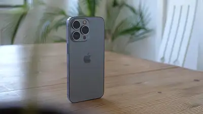 iPhone 16 vs iPhone 17 – 15 kluczowych różnic, które musisz 