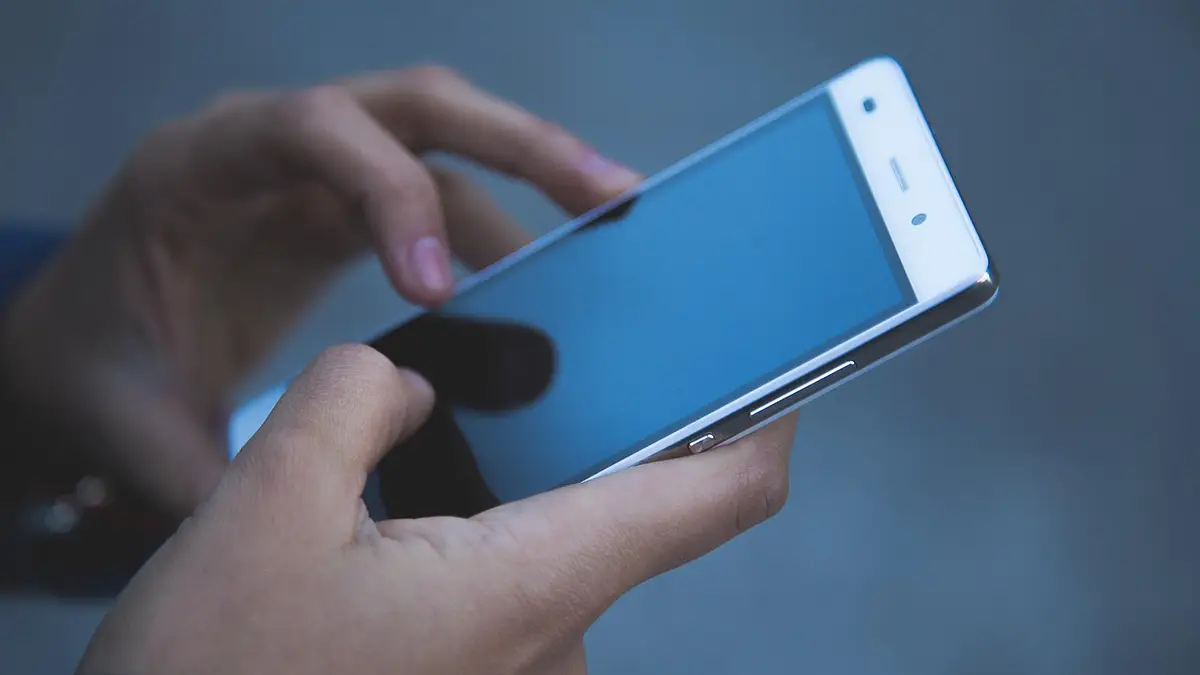 Jak sprawdzić parametry telefonu? Kompletny przewodnik 2025