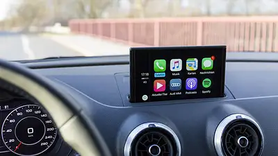 Gemini w Google Maps na CarPlay: zmiana trasy i postoje głosem