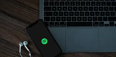 Spotify usuwa AI-owy spam z rekomendacji. Ponad 50 mln ut...