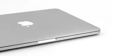 Apple pokaże OLED-owego MacBooka Pro? Najnowsze doniesienia