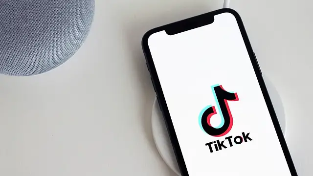 Jak zrobić viralowego TikToka? Kreatywne pomysły i wskazówki